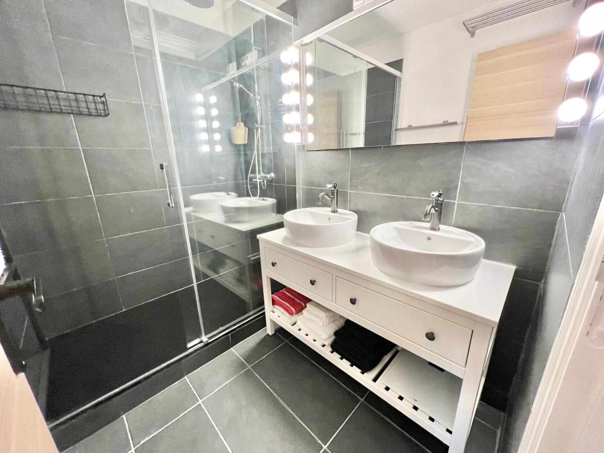Parisnicostay - Cosy 4 Bedrooms Flat Seine River * Parijs